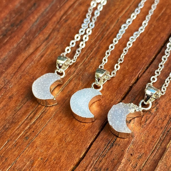 Druzy Moon Necklace - Picture 4 of 4